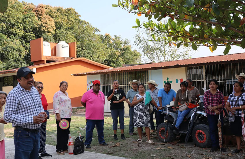 Escalona se reúne con Tenampulco Viejo
