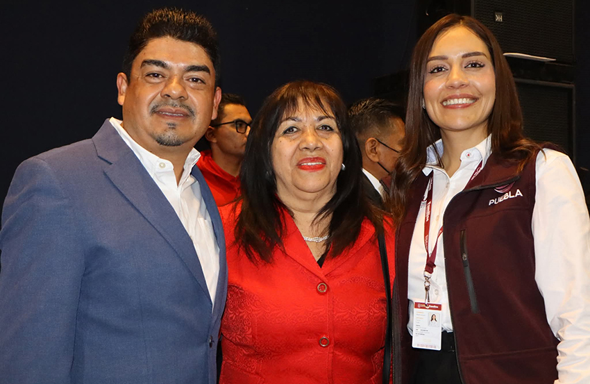 Tenampulco presente en el informe de DIF Estatal-2