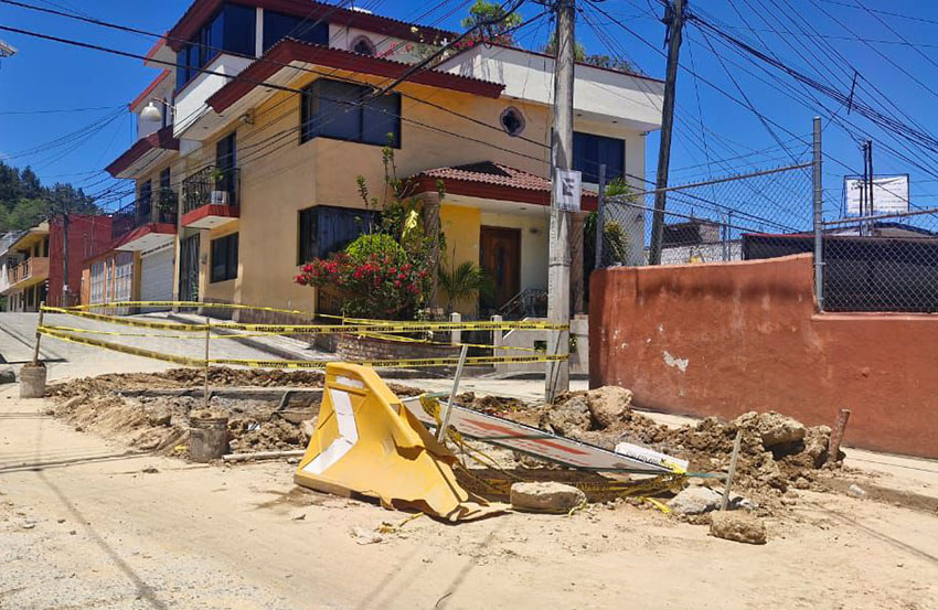 Rehabilitan drenaje en Chignaulingo tras daños severos