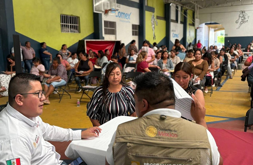 71 instituciones en Jalacingo, reciben “La Escuela es Nuestra”