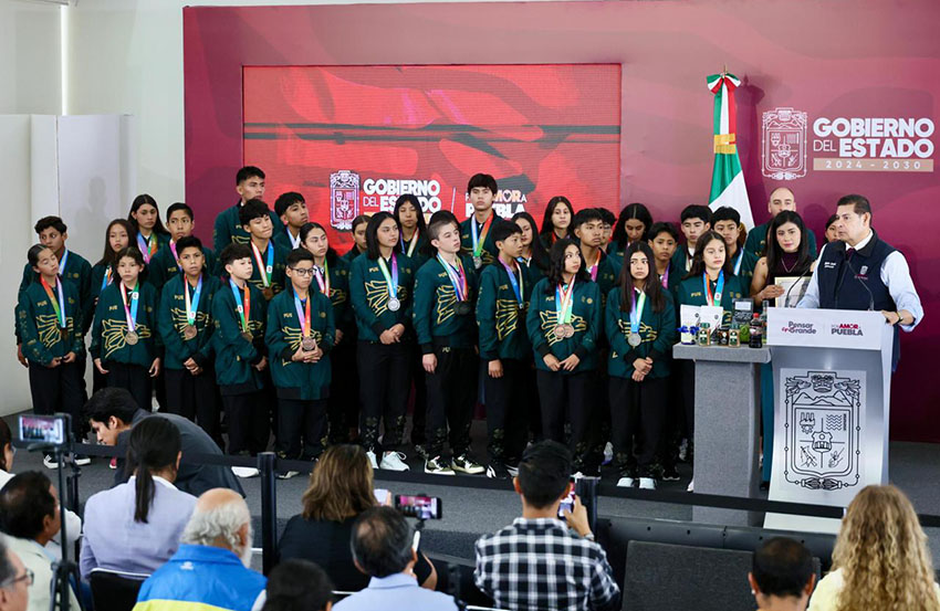 En Olimpiada CONADE 2026 Gobierno Estatal Premia esfuerzo de atletas poblanos -4