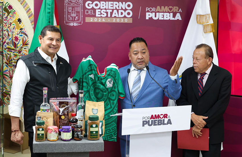 Migrantes poblanos accederán a vuelos directos