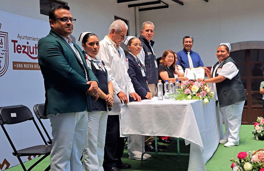 Realizan jornadas académicas para el personal de enfermería-5