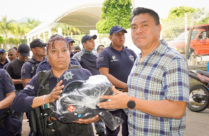 Refuerza Hueytamalco seguridad con uniformes y cuatrimotos equipadas-6