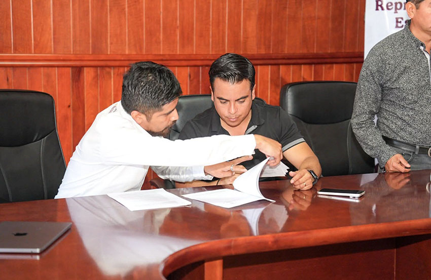 CONAFOR y Tlatlauquitepec firma convenio contra plagas-2