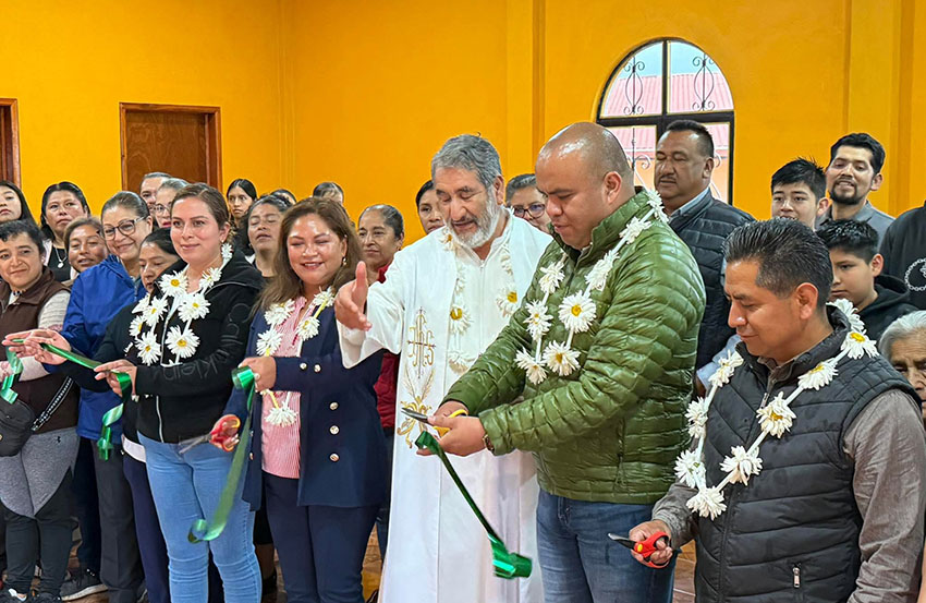 Encabeza Juan Toral inauguración de Salón de Usos Múltiples-5