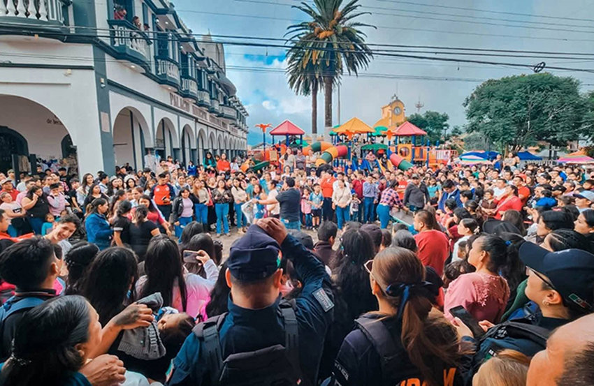 Miles celebran la Octava de Corpus en Chignautla-1