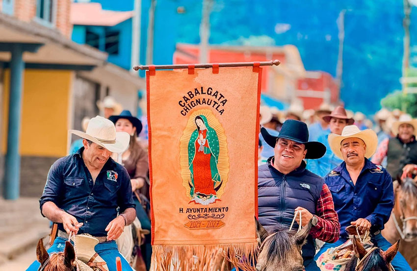 Miles celebran la Octava de Corpus en Chignautla-4
