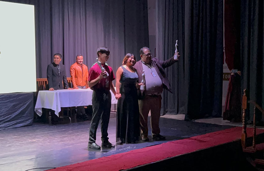 Reconocen a destacados actores y actrices-2